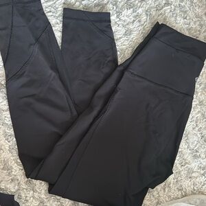 Lululemon Wunder Under black tights. Size 6.